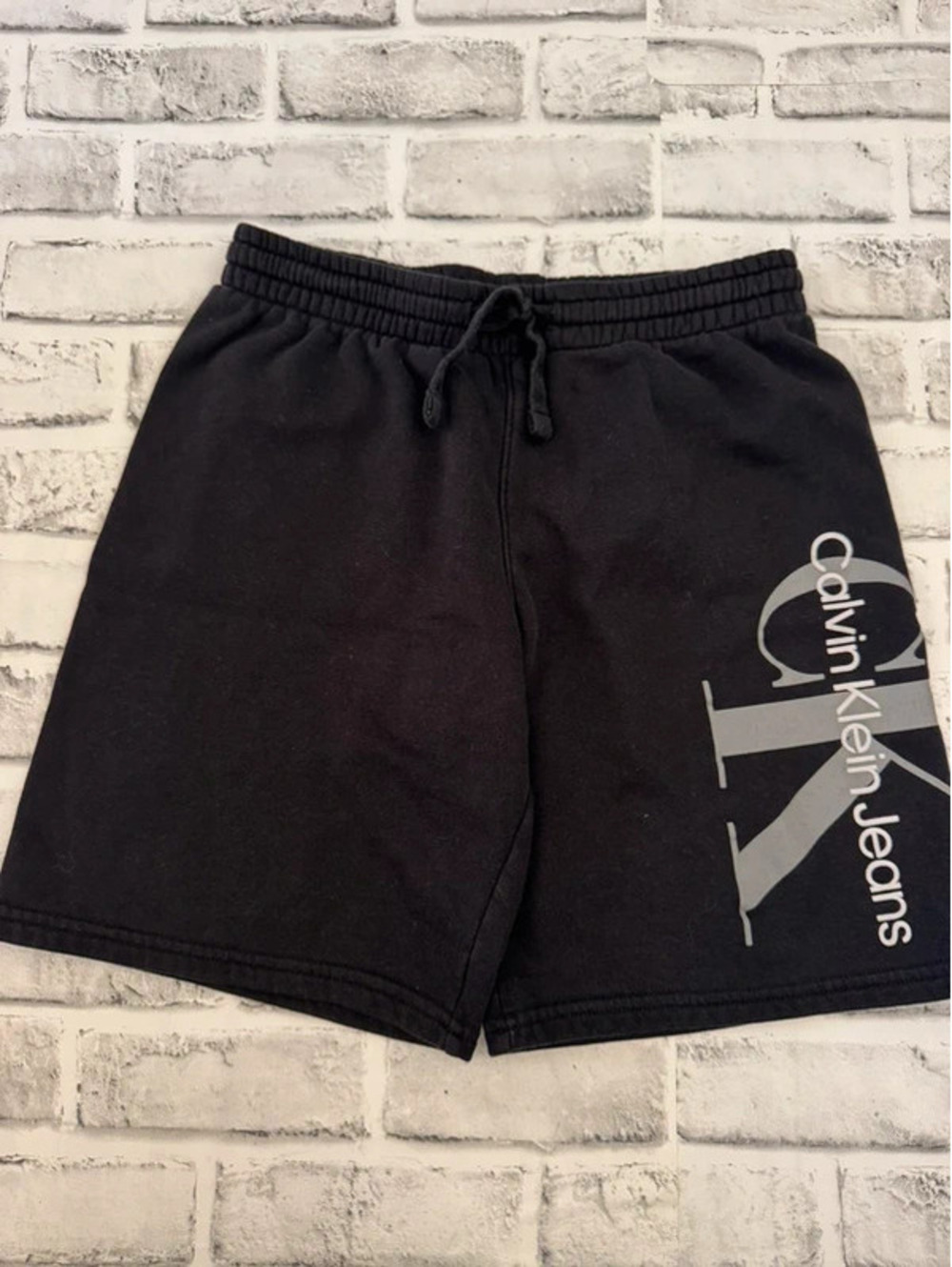 Boy’s Calvin Klein black sweat shorts size Medium 10/12
